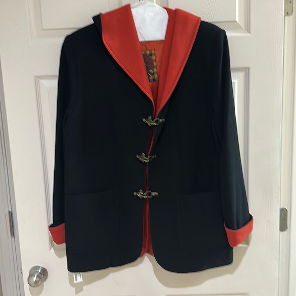 Super cute coat, size L, cuffed, hooded, metal fasteners